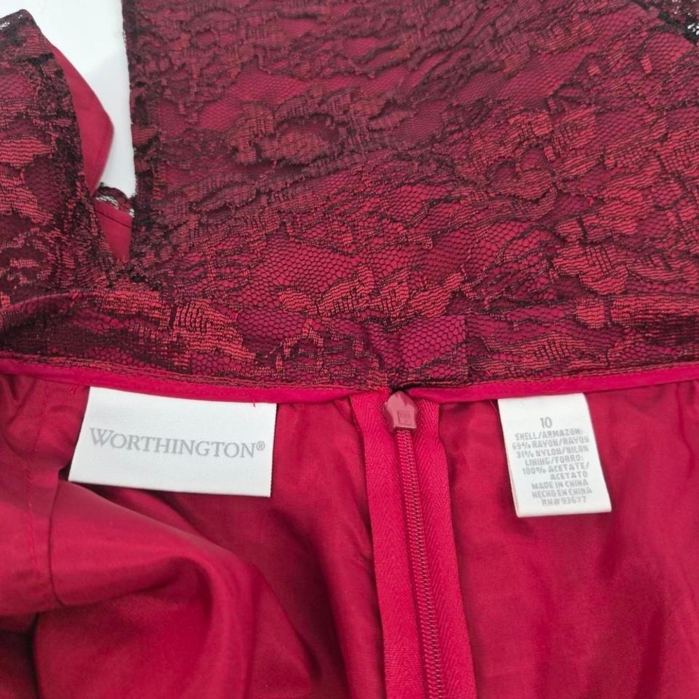 Vintage Worthington red lace midi skirt with zipper closure. Size: 10 - Picture 5 of 5